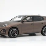 Gyors szállítás Maserati Grecale Folgore 2022 Folgore Copper (vitrinnel) Limitált